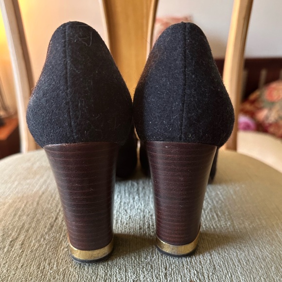 Tory Burch size 8 Laura flannel heels - Picture 5 of 8